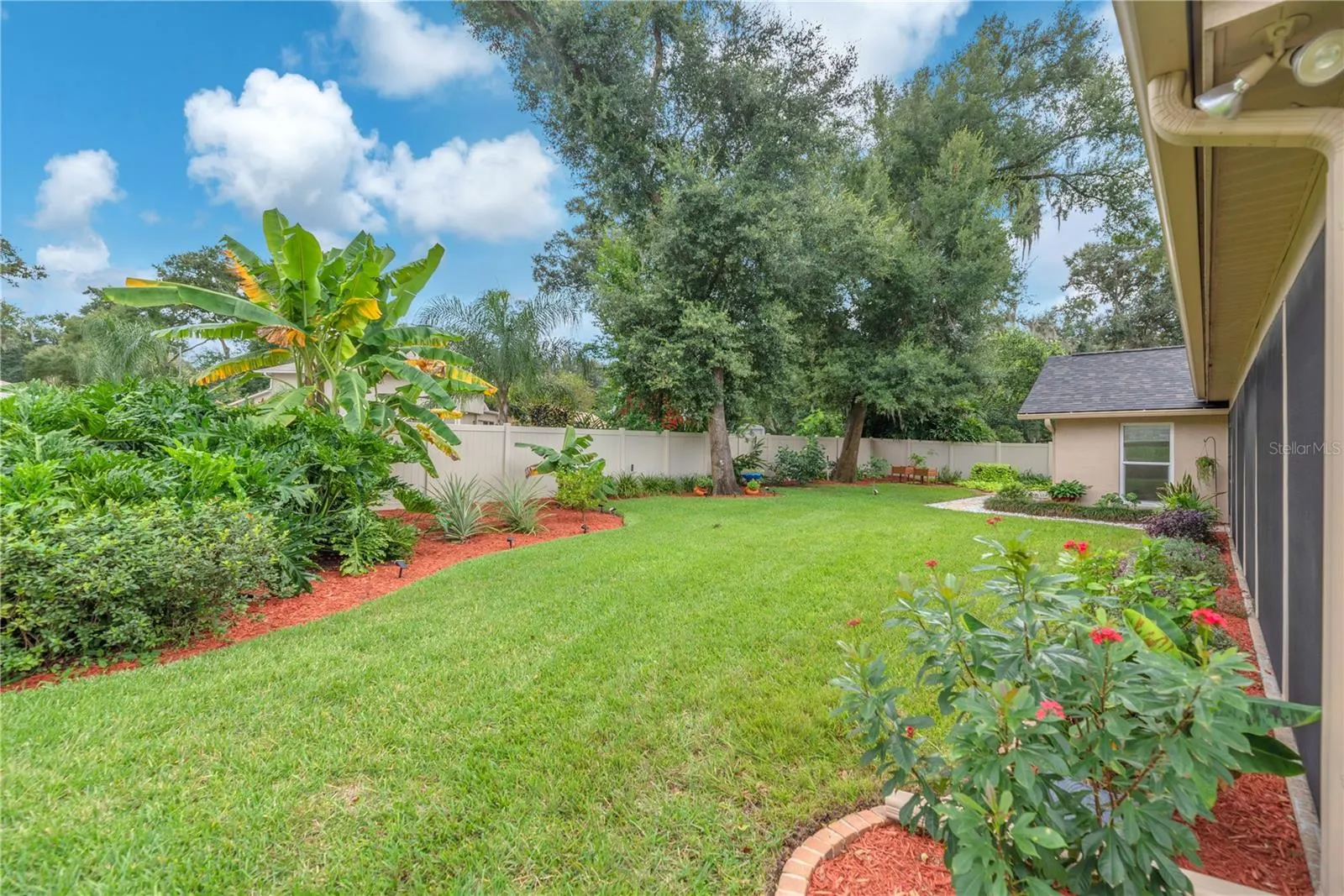 2421 OAK LANDING DR