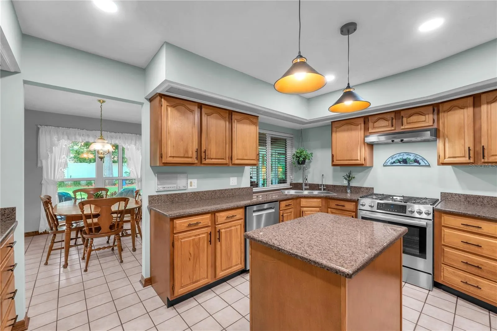 2421 OAK LANDING DR