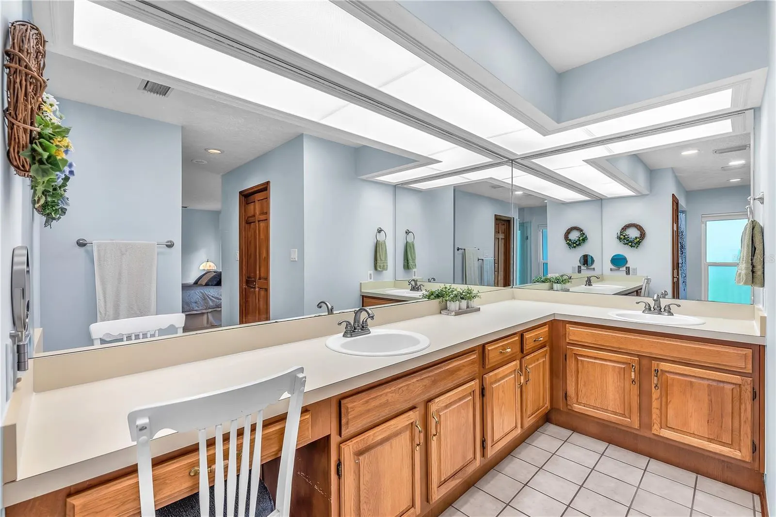 2421 OAK LANDING DR