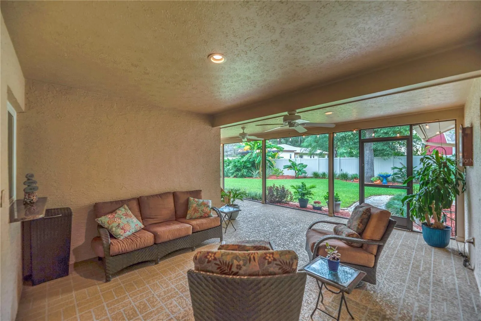 2421 OAK LANDING DR