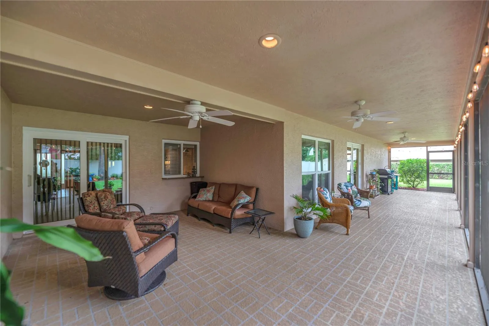 2421 OAK LANDING DR