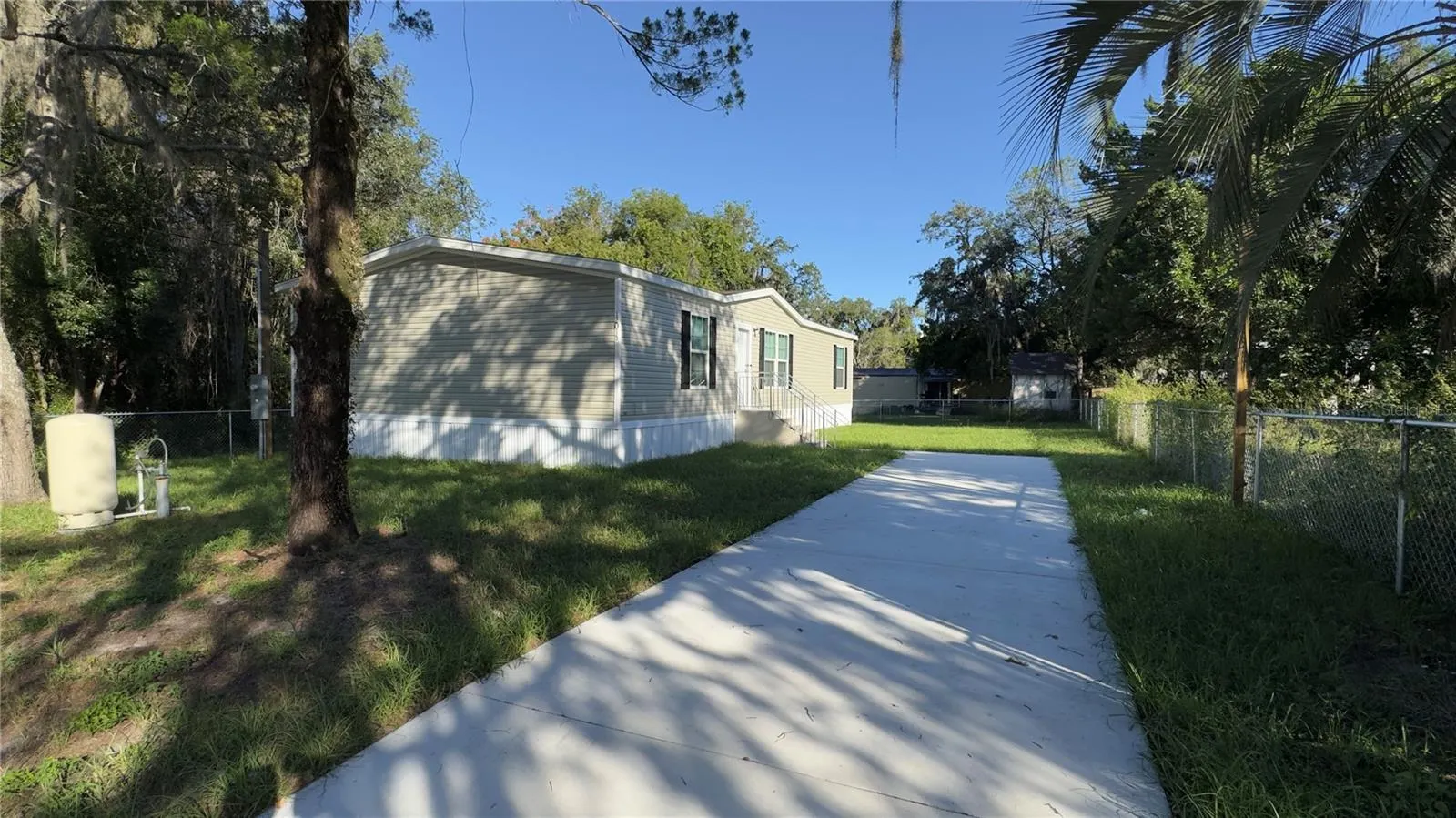 12015 WESTBAY AVE
