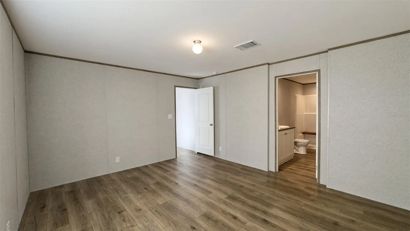 12015 WESTBAY AVE