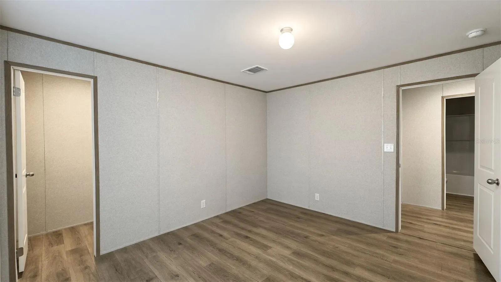 12015 WESTBAY AVE