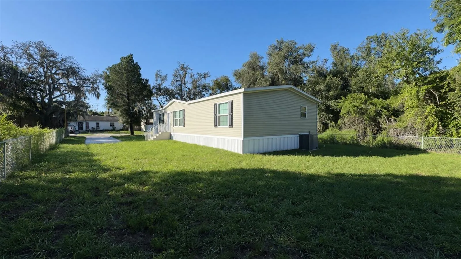 12015 WESTBAY AVE