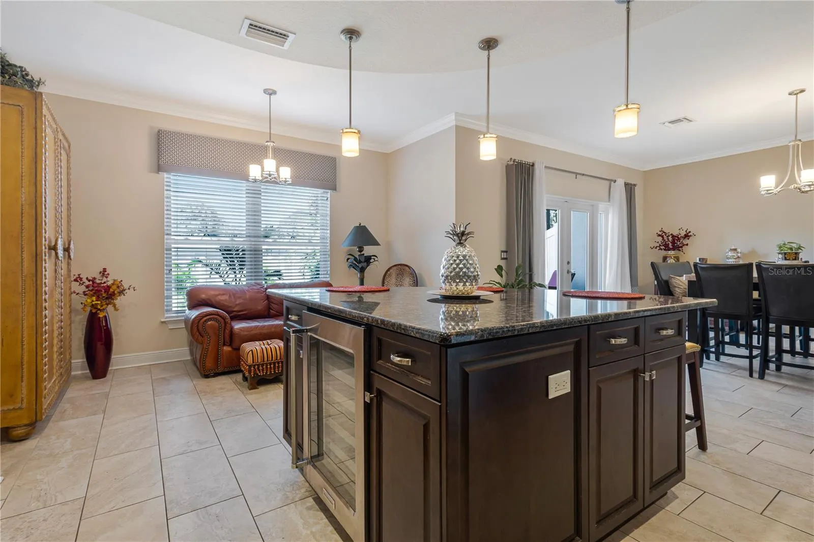829 DATE PALM LN