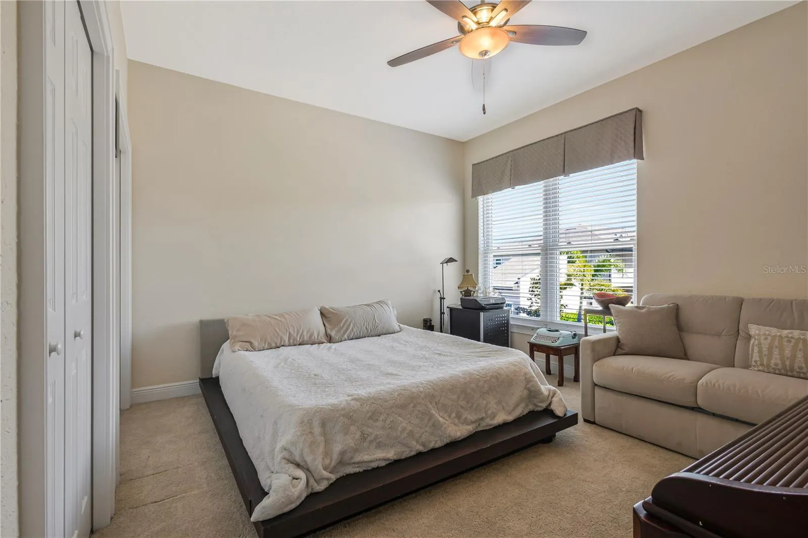 829 DATE PALM LN