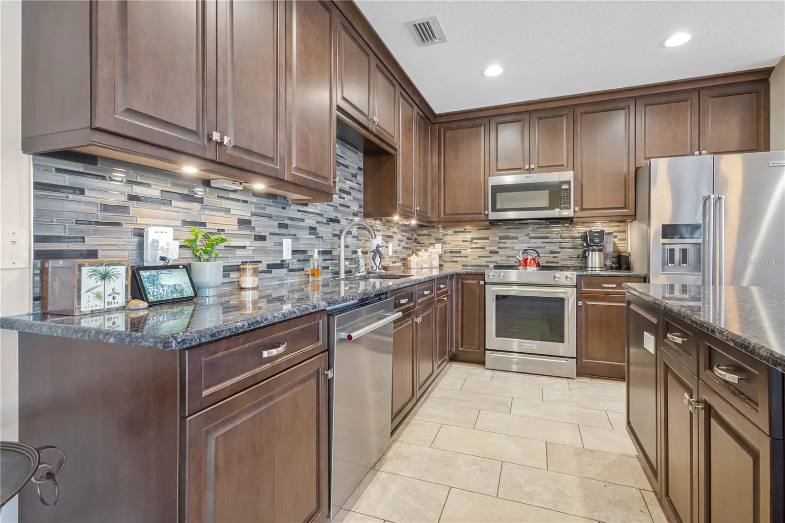829 DATE PALM LN