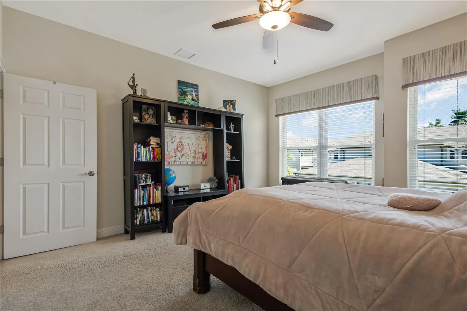 829 DATE PALM LN