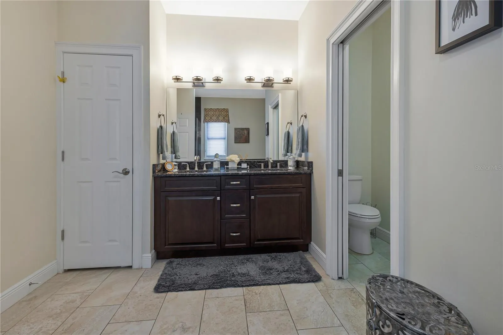 829 DATE PALM LN