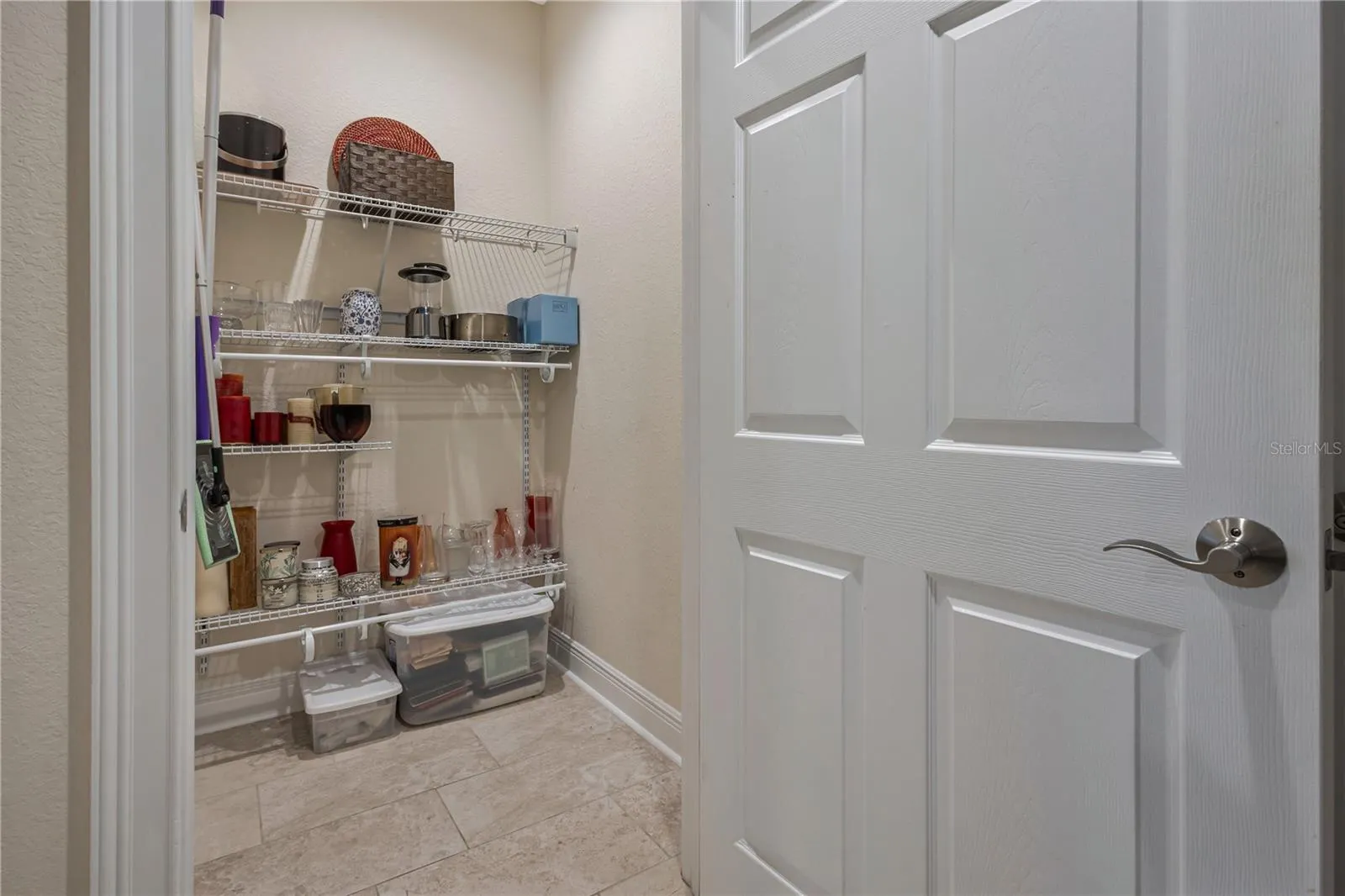 829 DATE PALM LN