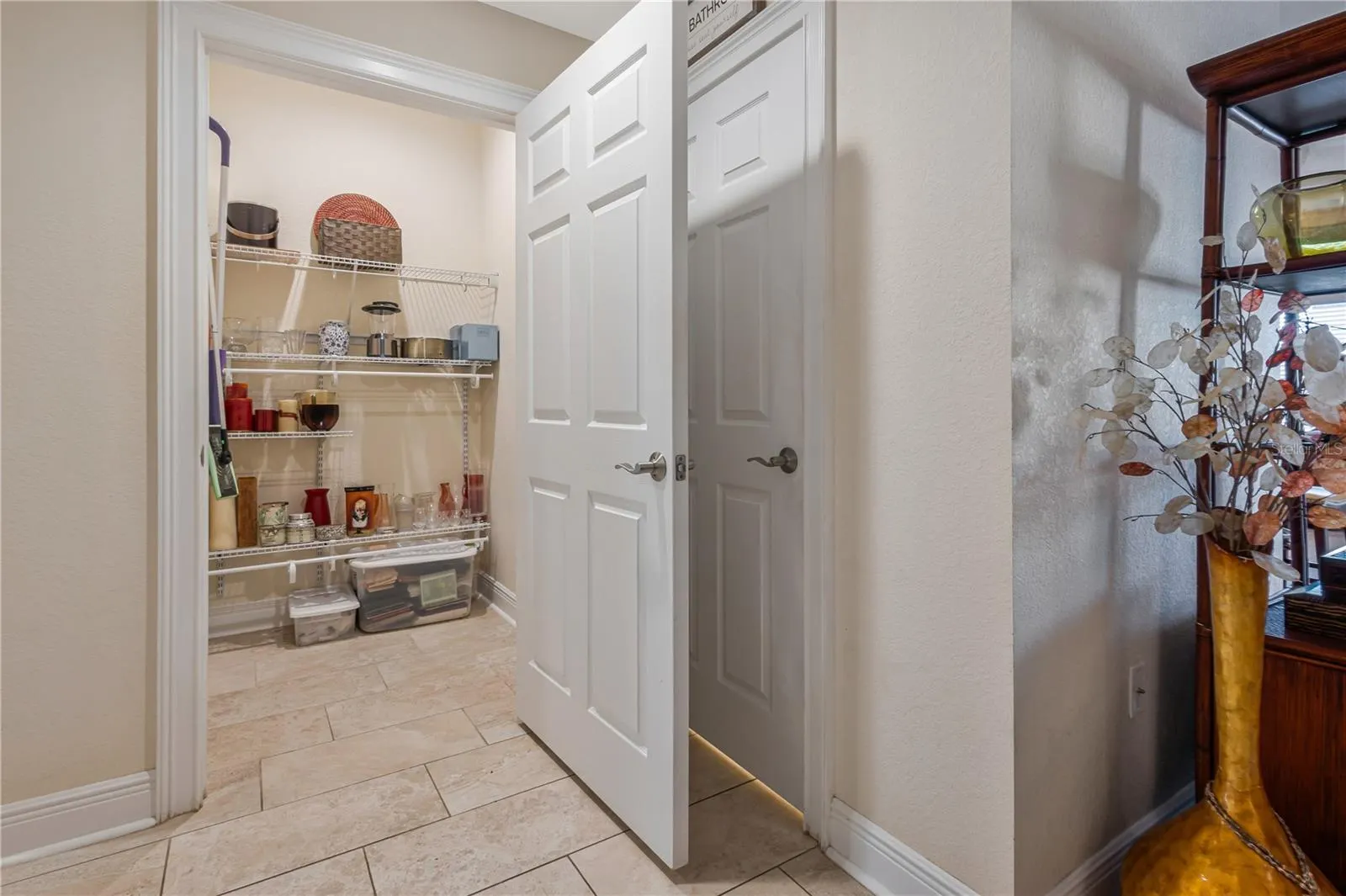 829 DATE PALM LN