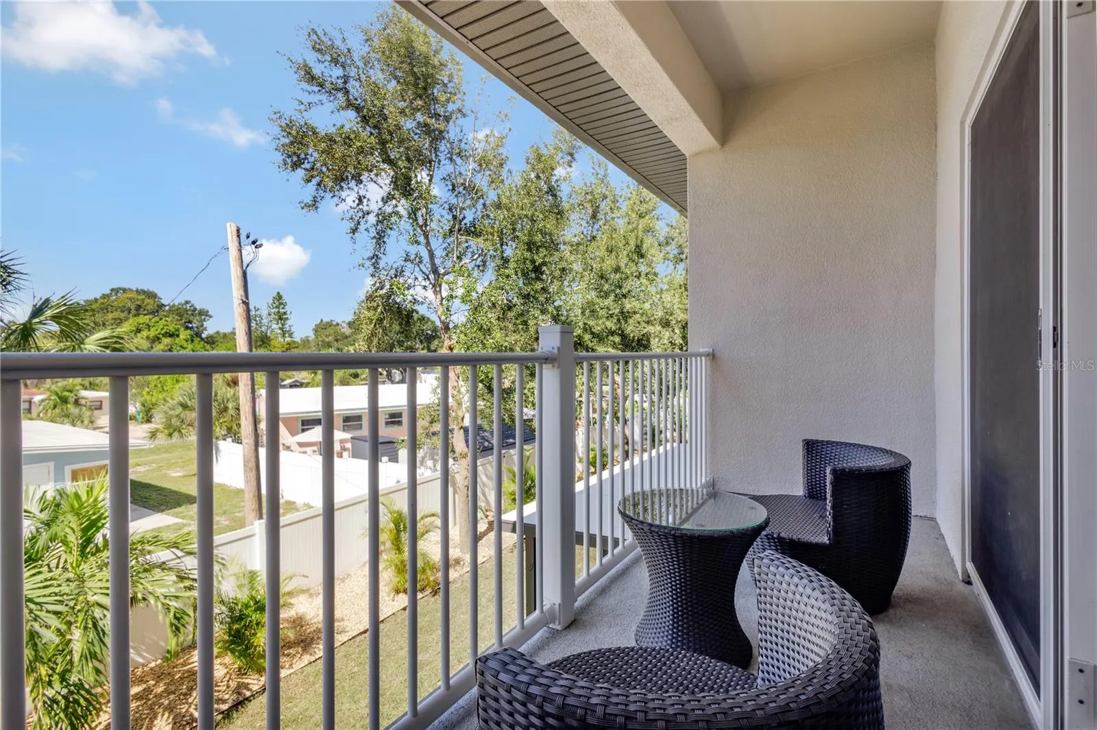 829 DATE PALM LN