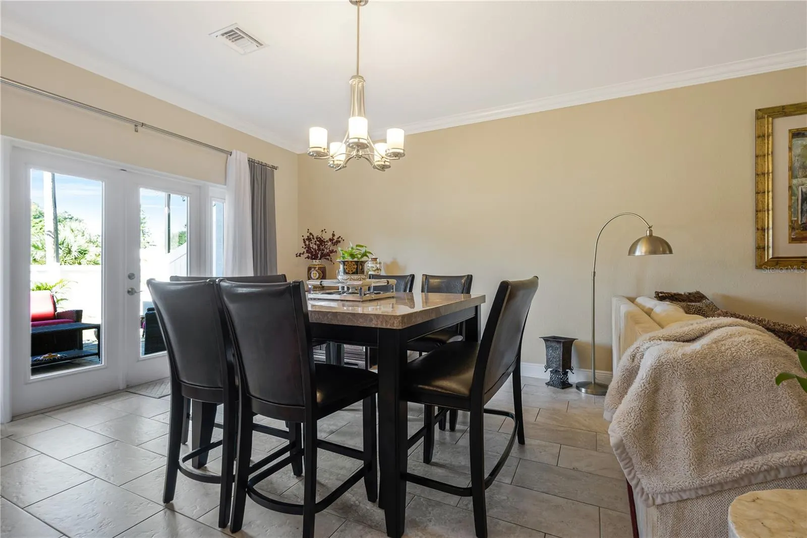 829 DATE PALM LN