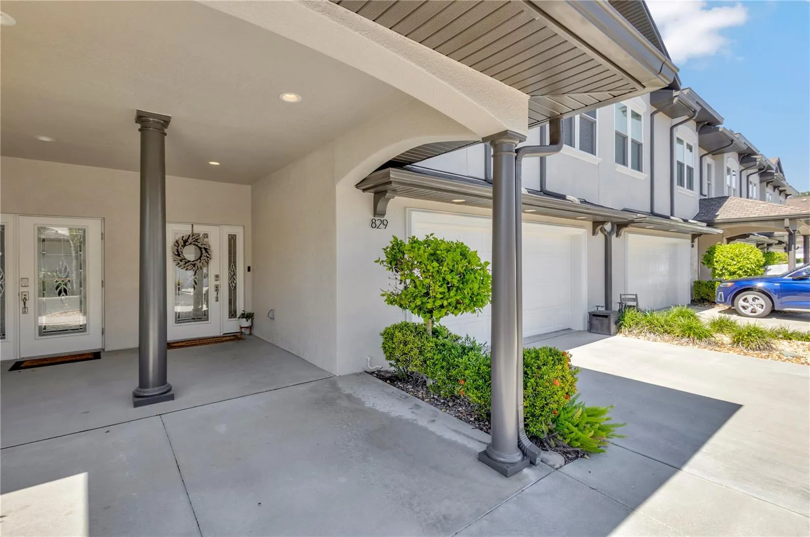 829 DATE PALM LN
