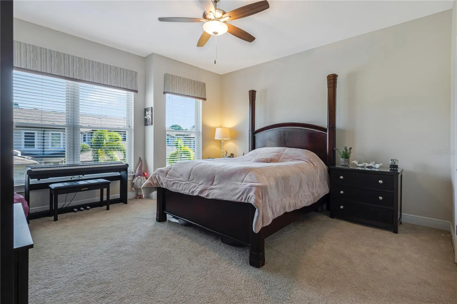 829 DATE PALM LN