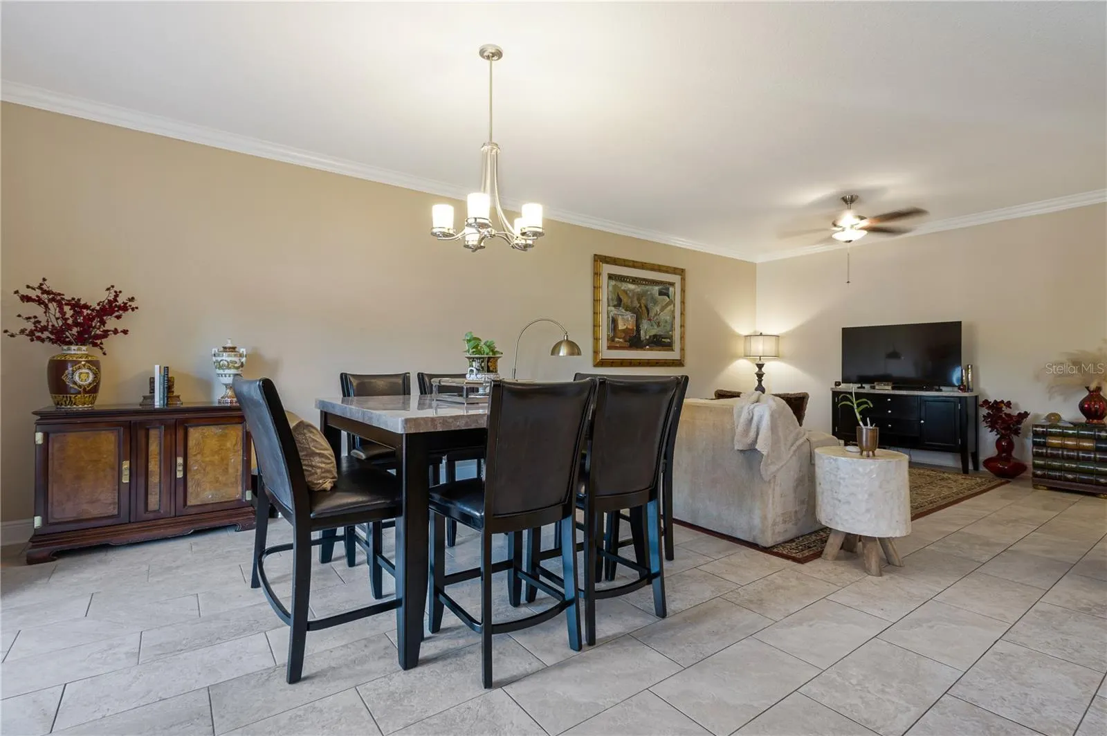 829 DATE PALM LN