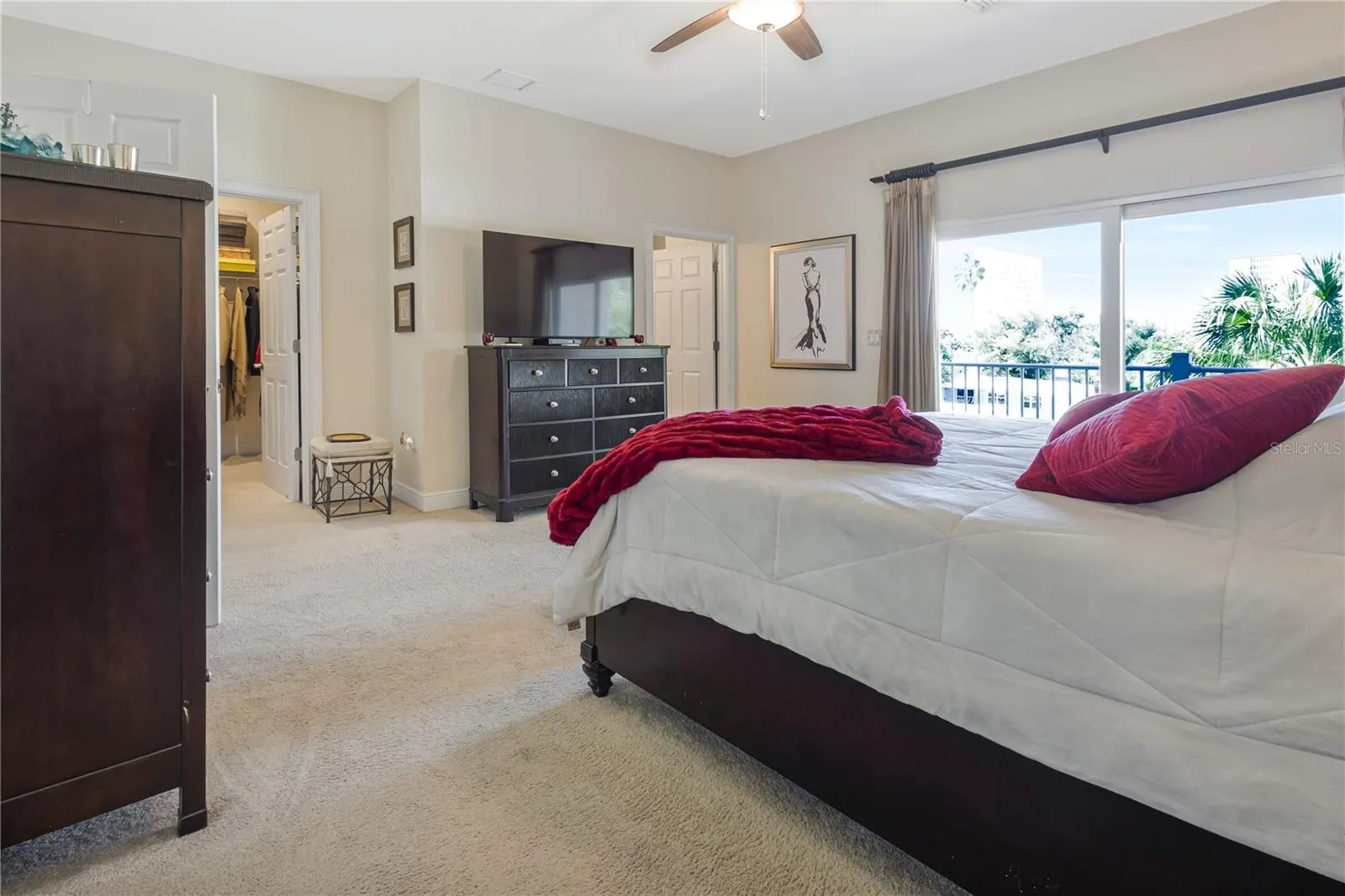 829 DATE PALM LN