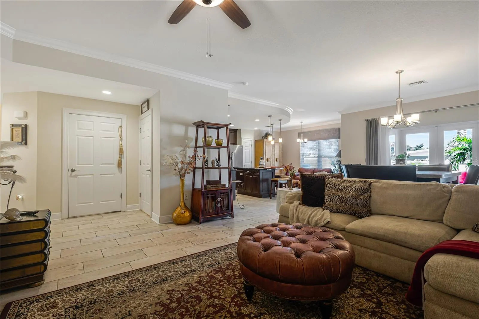 829 DATE PALM LN