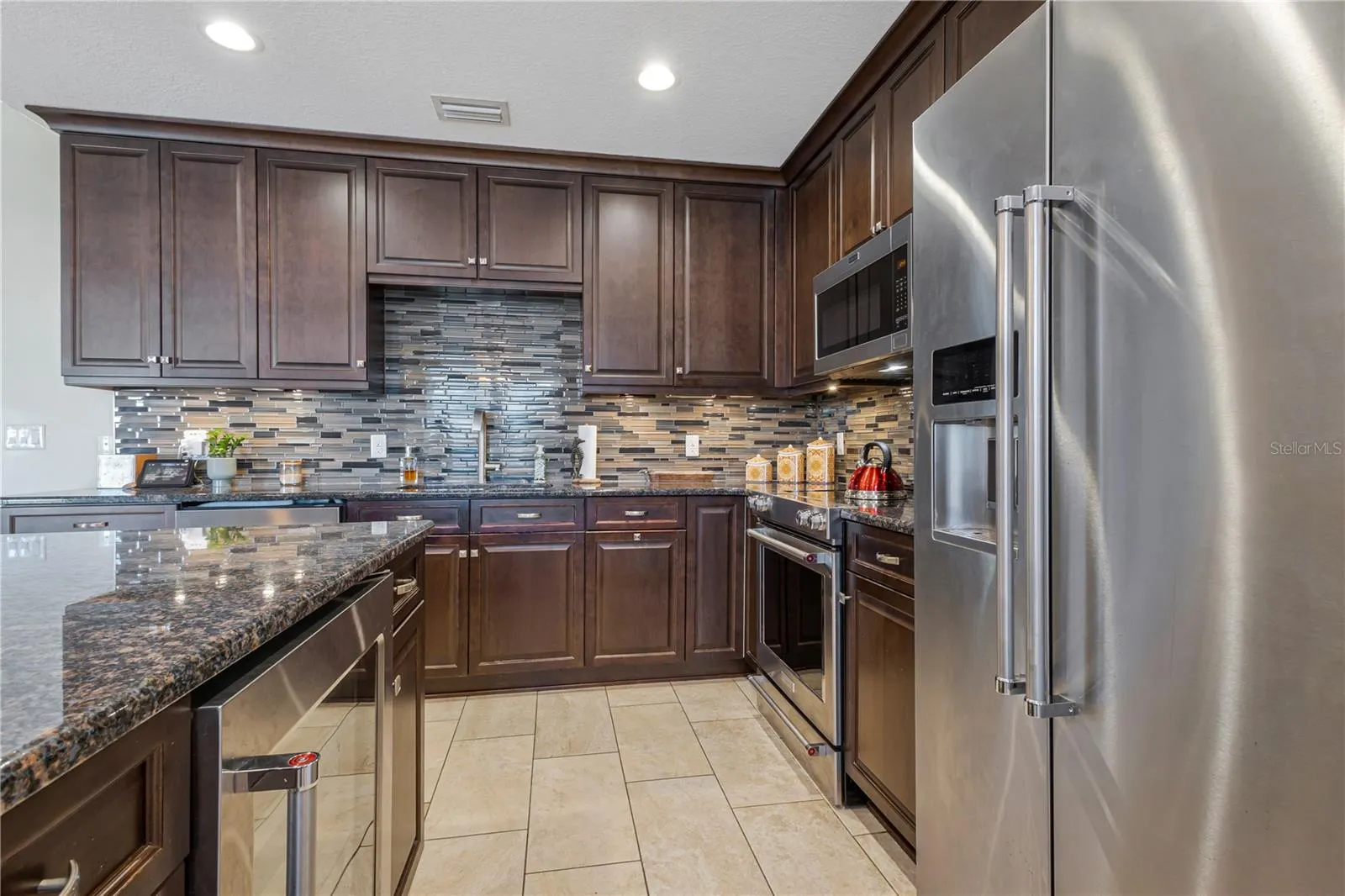 829 DATE PALM LN