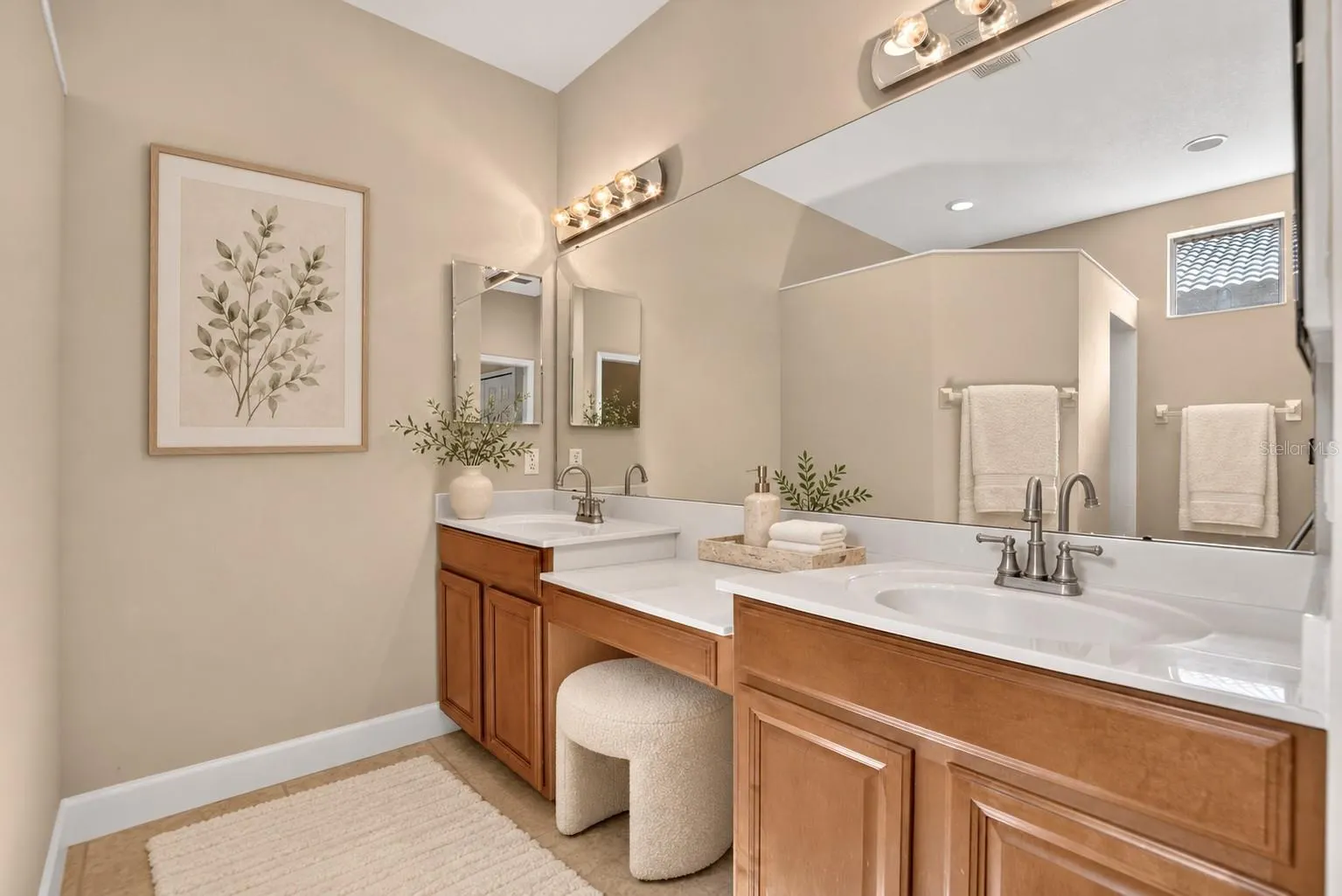 213 SILVER FALLS DR