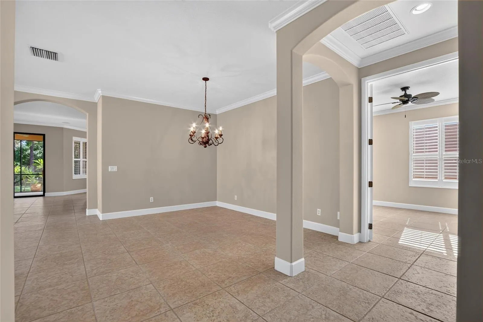 213 SILVER FALLS DR