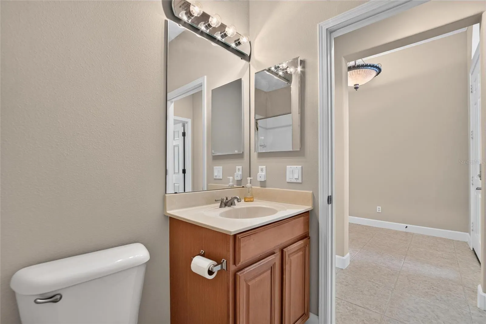 213 SILVER FALLS DR