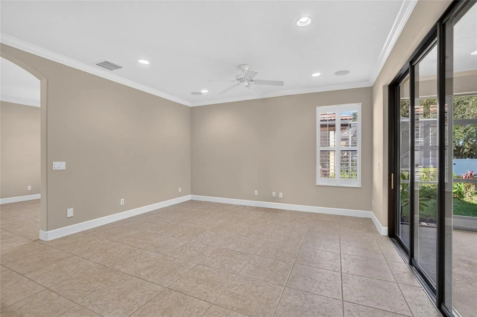 213 SILVER FALLS DR