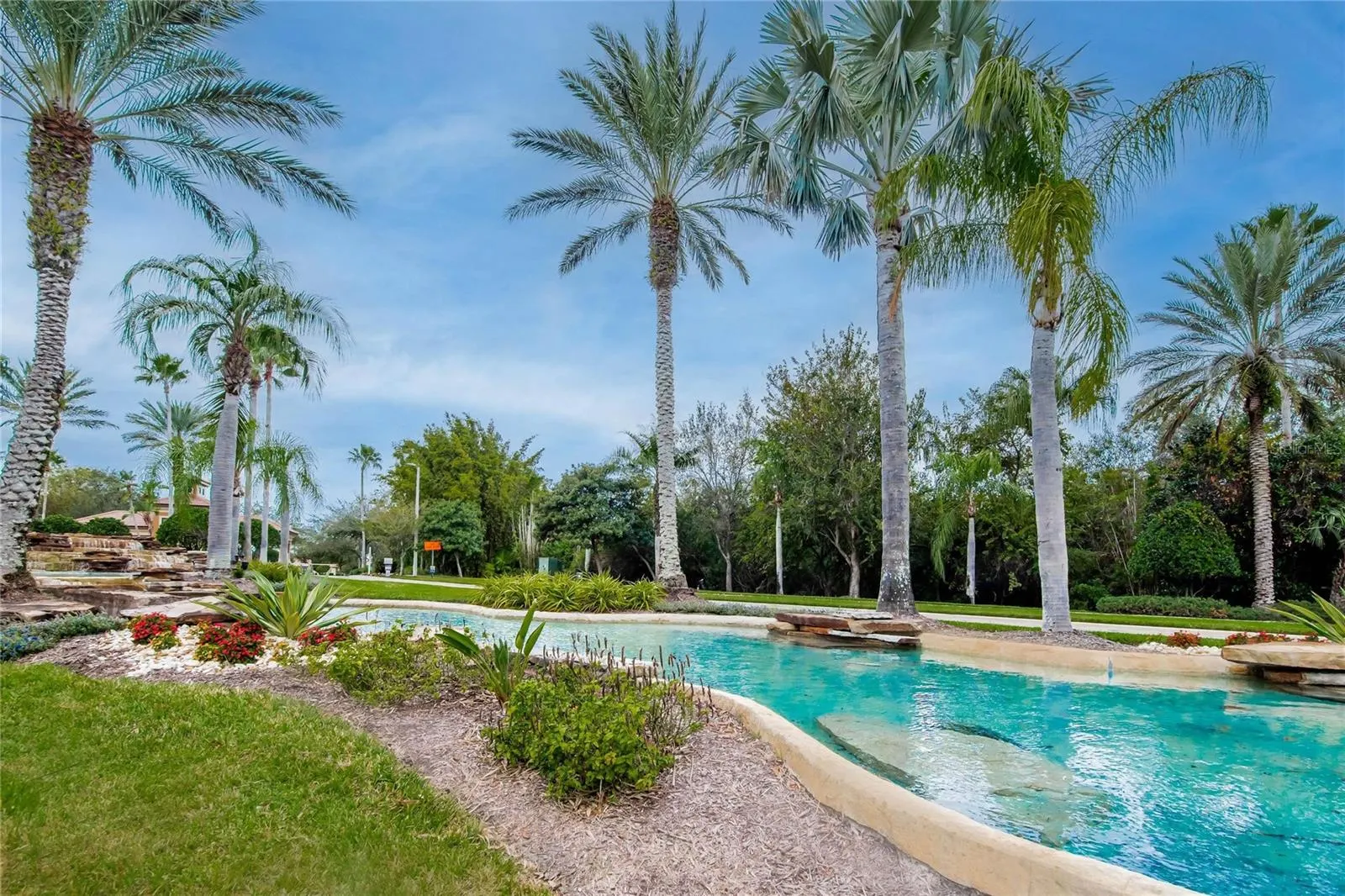 213 SILVER FALLS DR