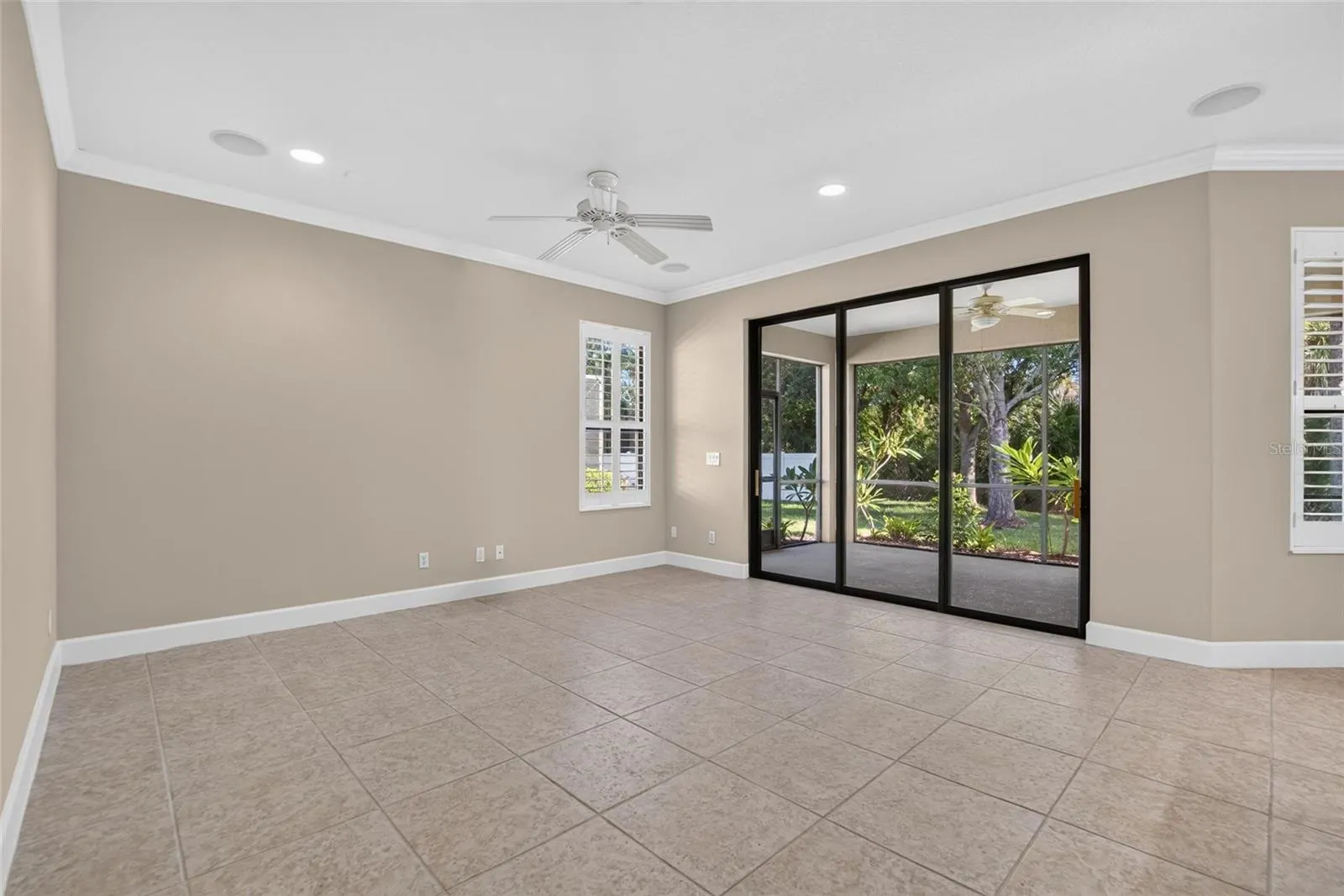 213 SILVER FALLS DR