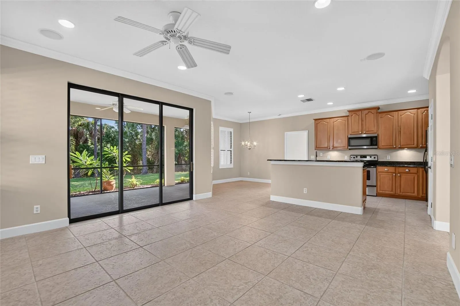 213 SILVER FALLS DR