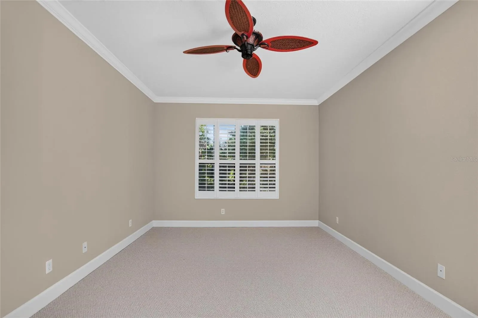 213 SILVER FALLS DR