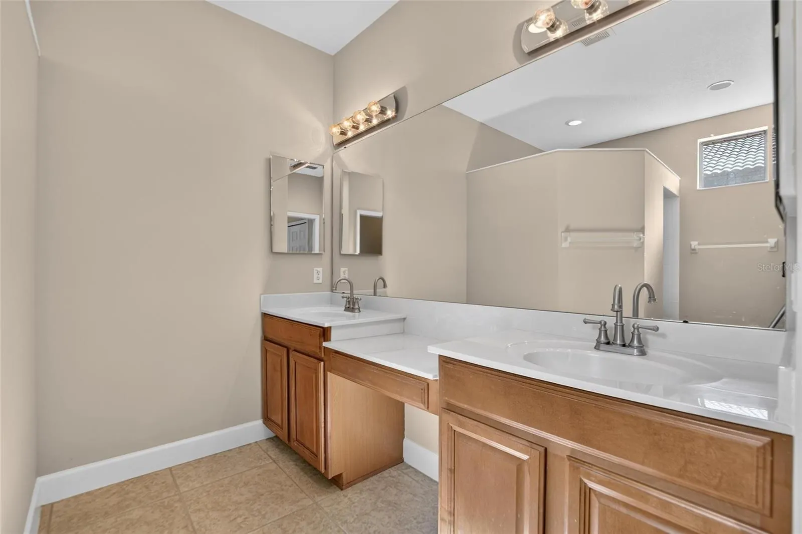 213 SILVER FALLS DR