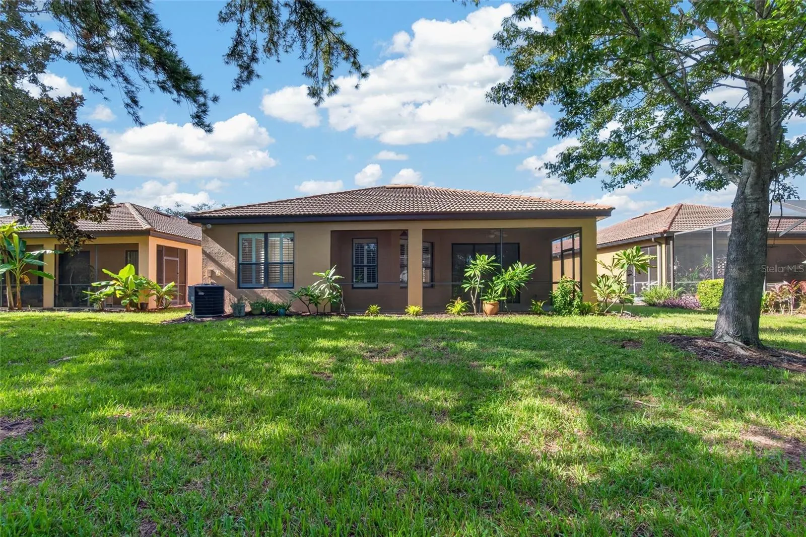 213 SILVER FALLS DR