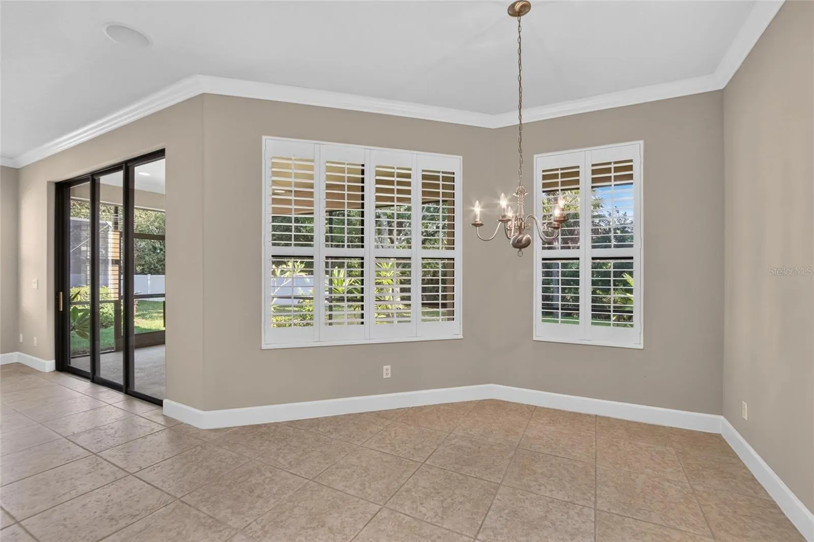 213 SILVER FALLS DR