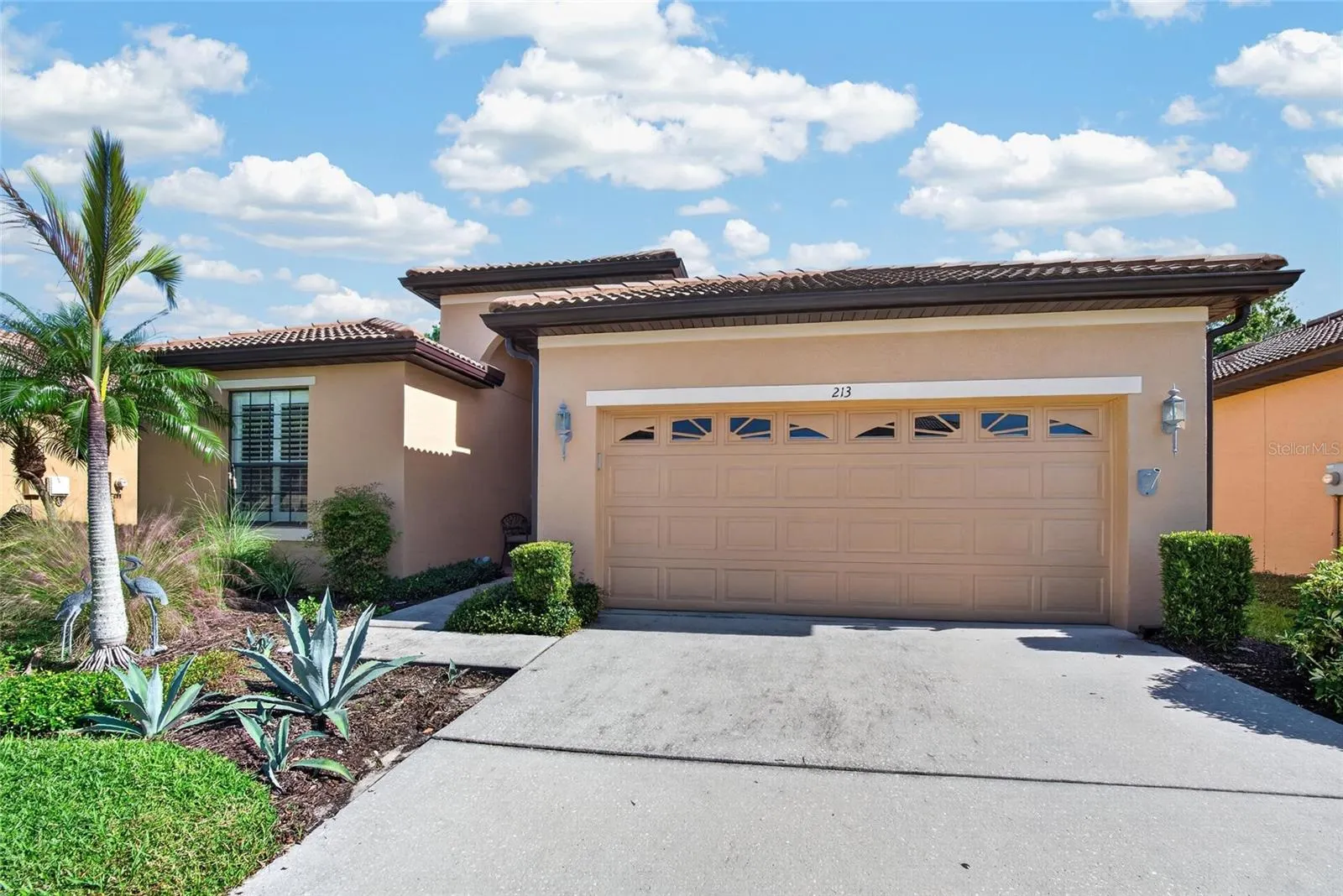 213 SILVER FALLS DR