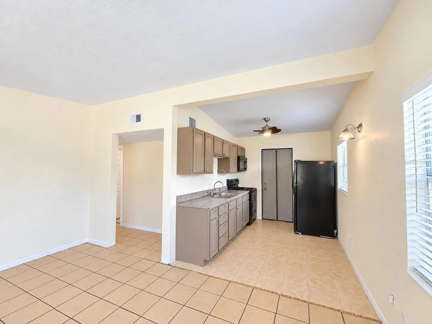 4151 NEPTUNE DR SE