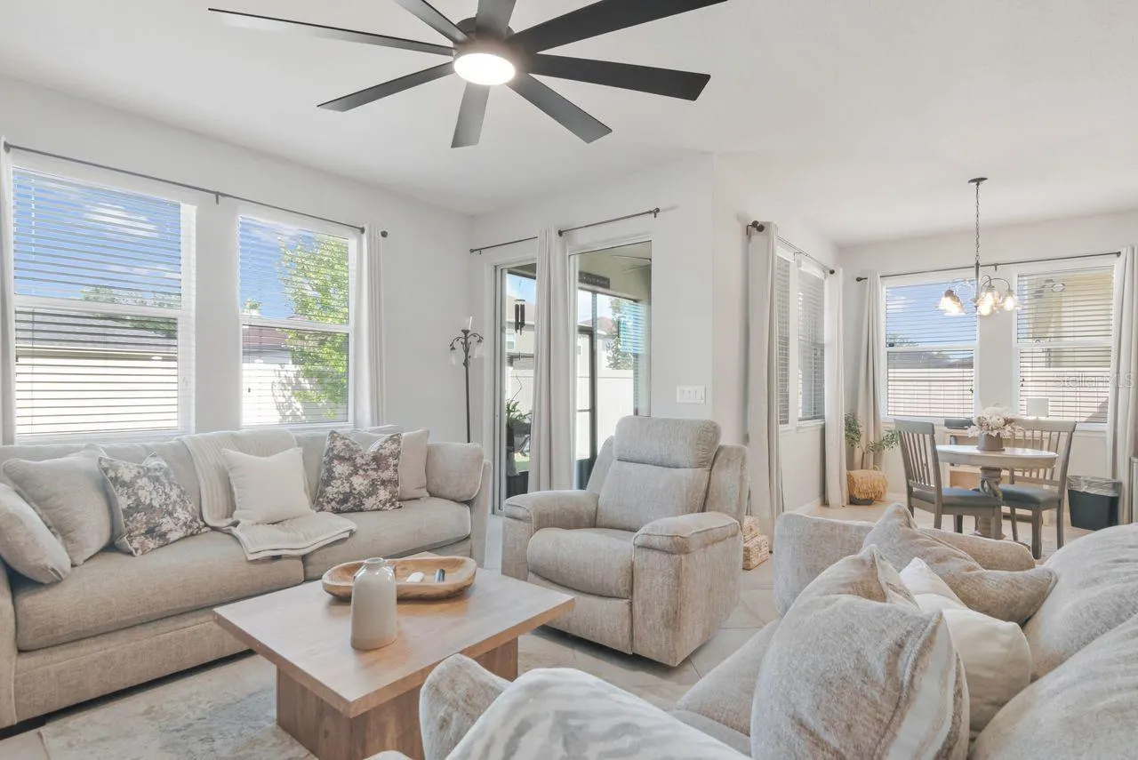 11143 SPRING POINT CIR