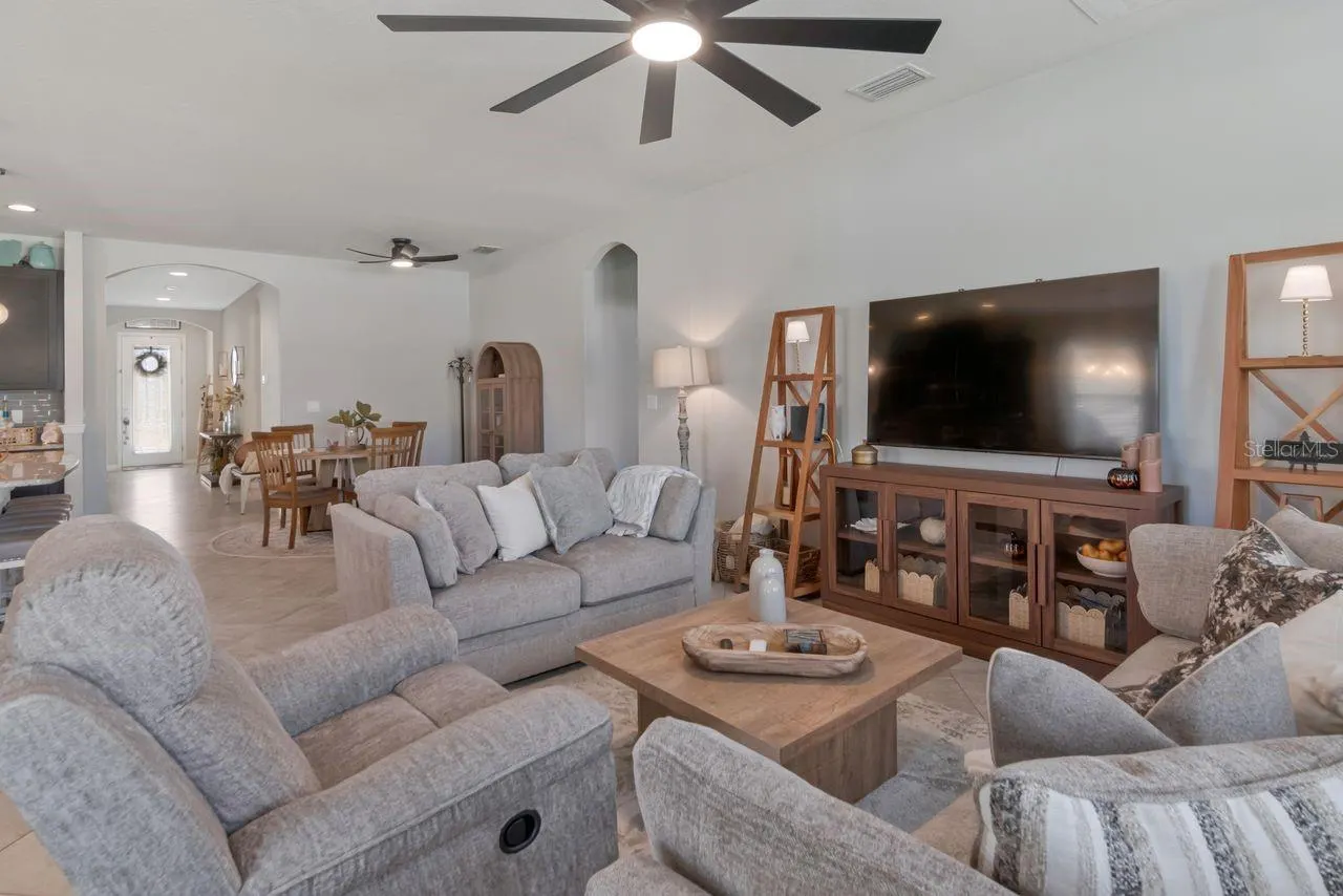 11143 SPRING POINT CIR