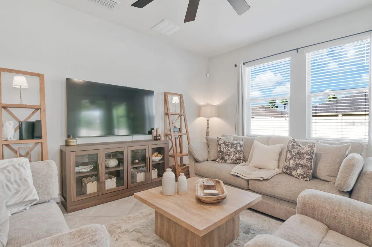 11143 SPRING POINT CIR