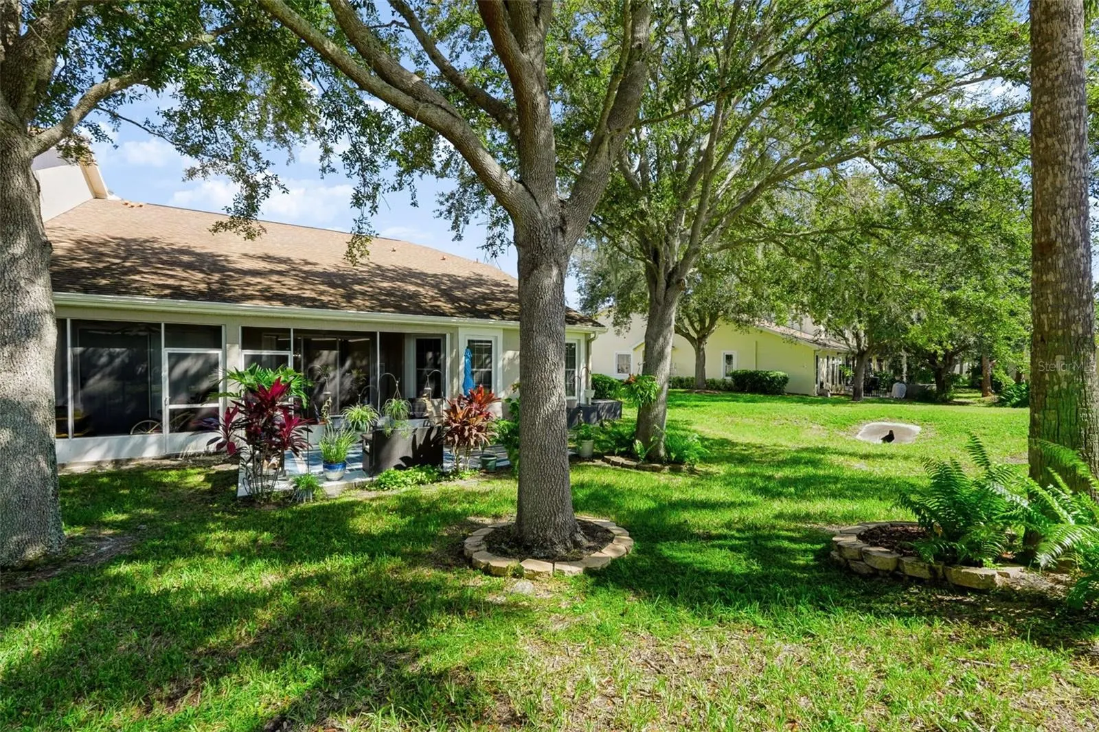 666 SPRING LAKE CIR