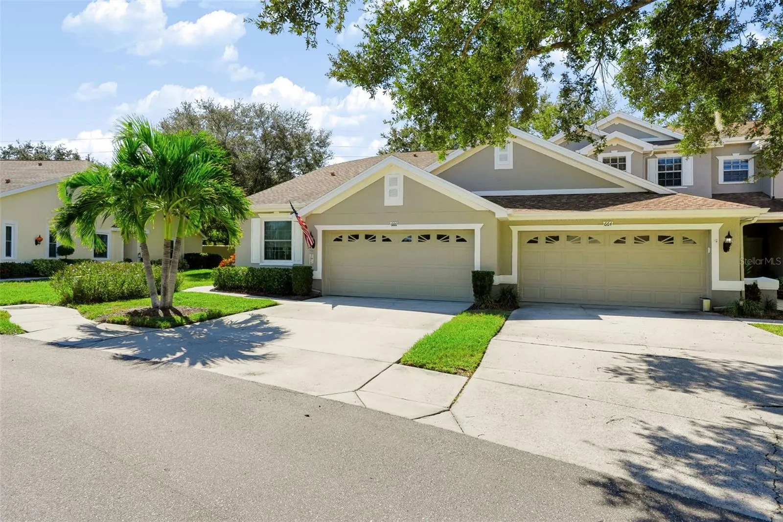666 SPRING LAKE CIR