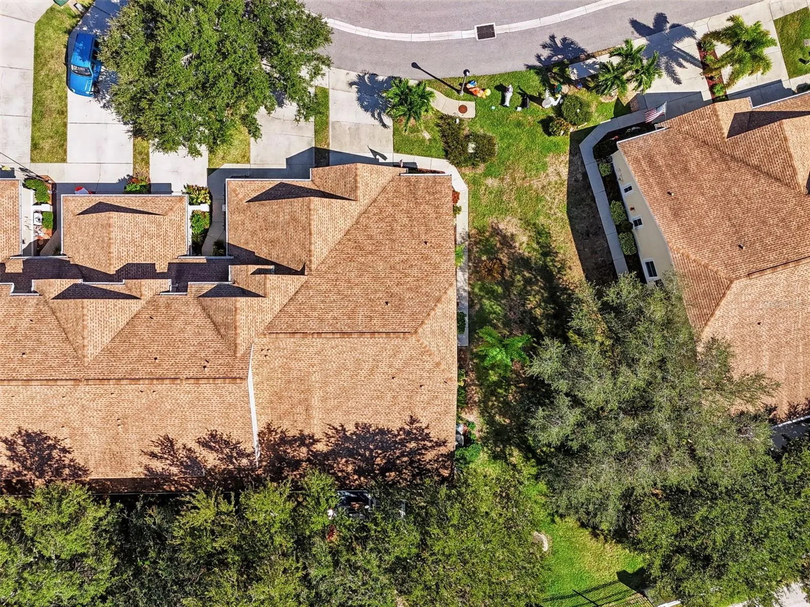 666 SPRING LAKE CIR