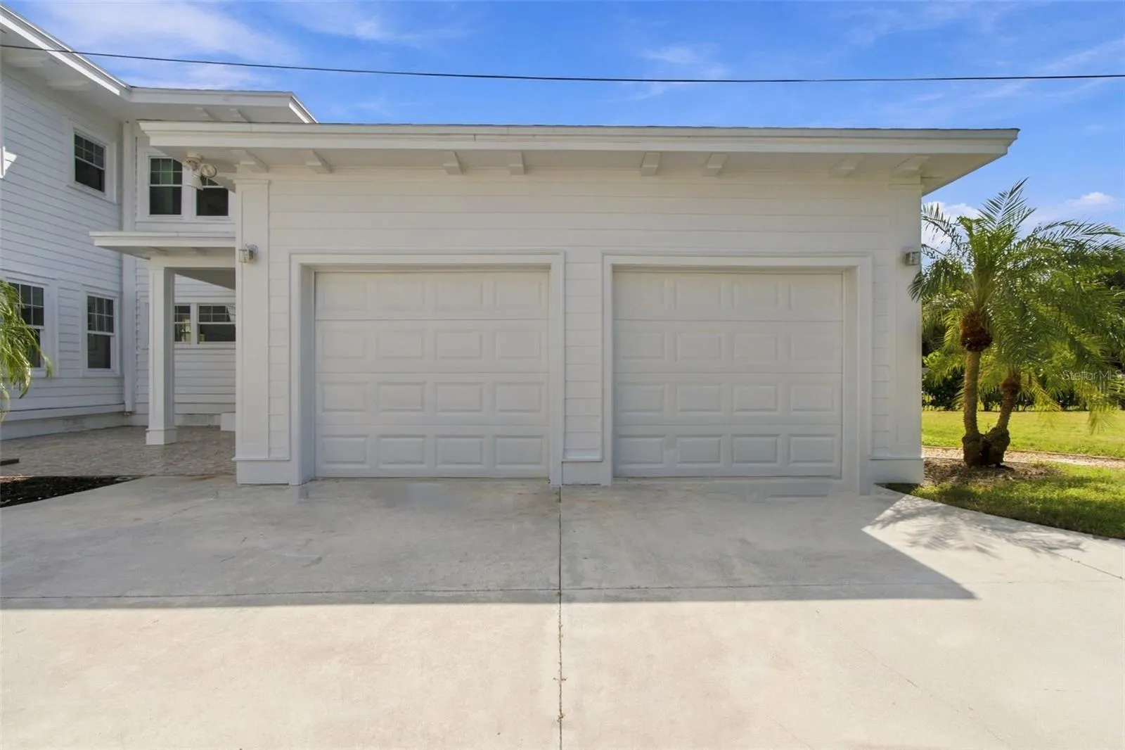 5426 VENETIAN BLVD NE