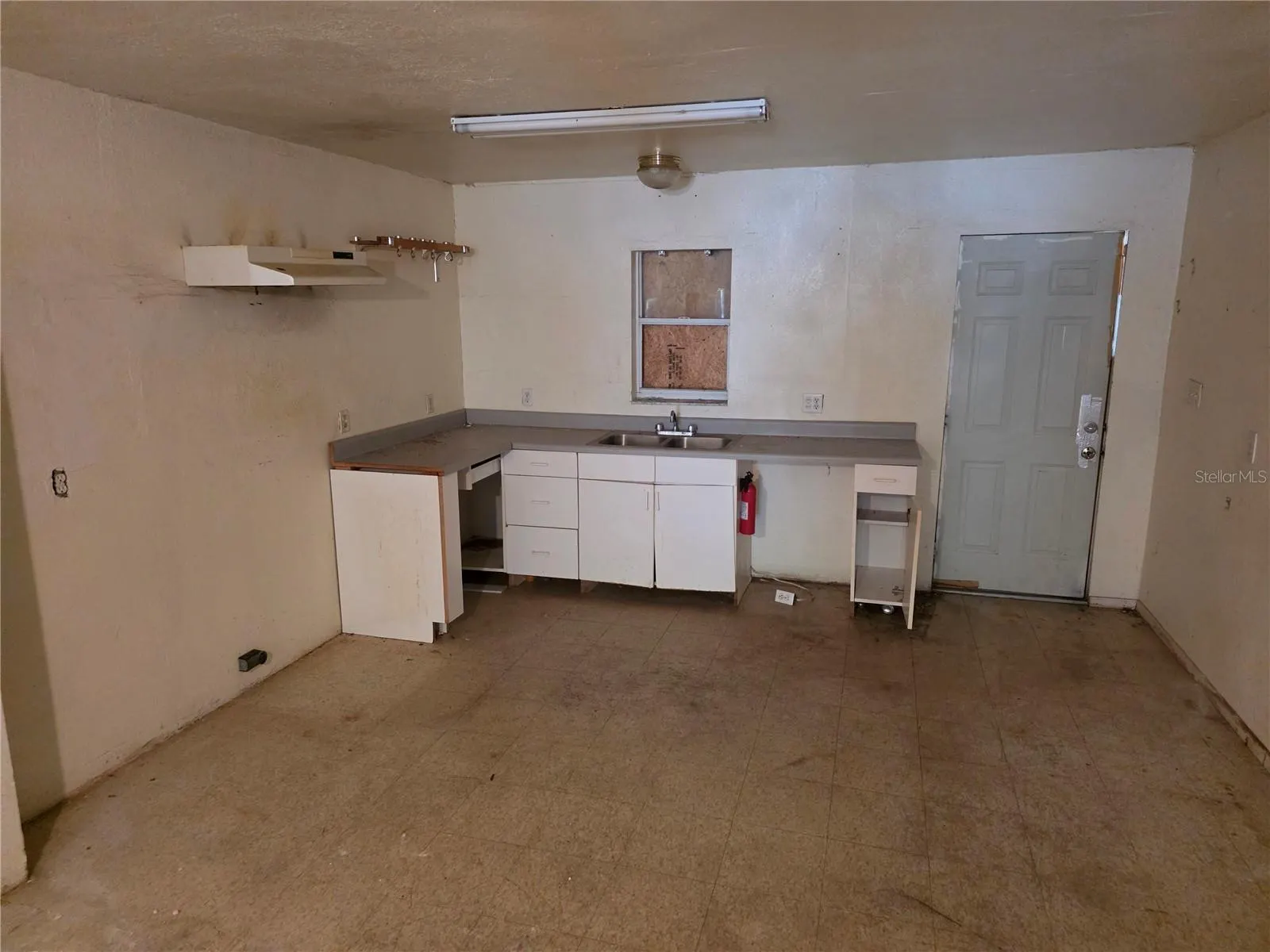 210 12TH ST W