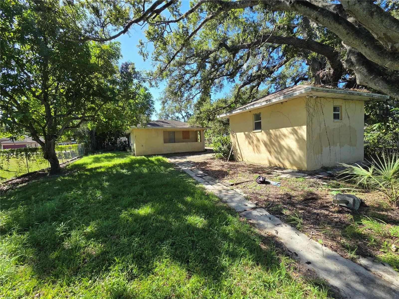 210 12TH ST W