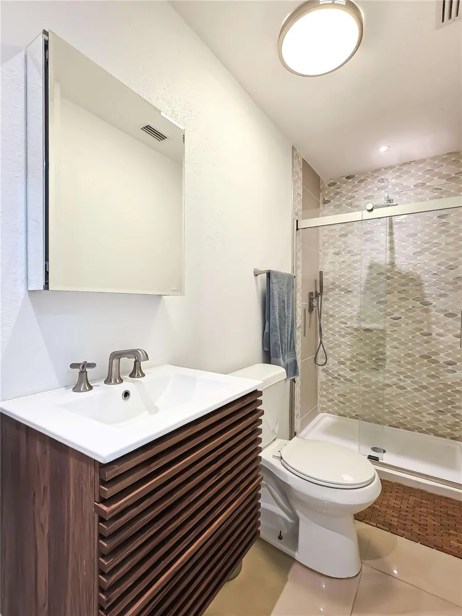 1651 CAPE HOPE AVE NE #2 #2