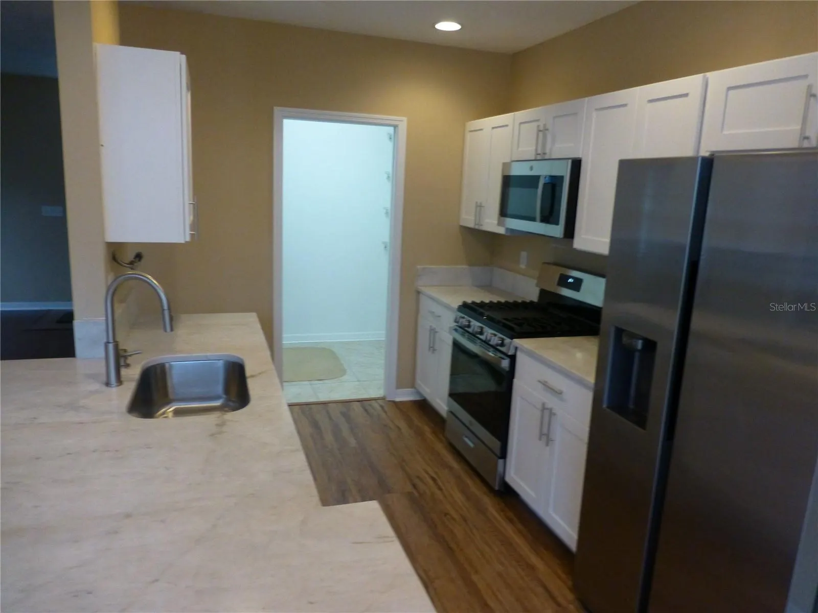 9411 W PARK VILLAGE DR