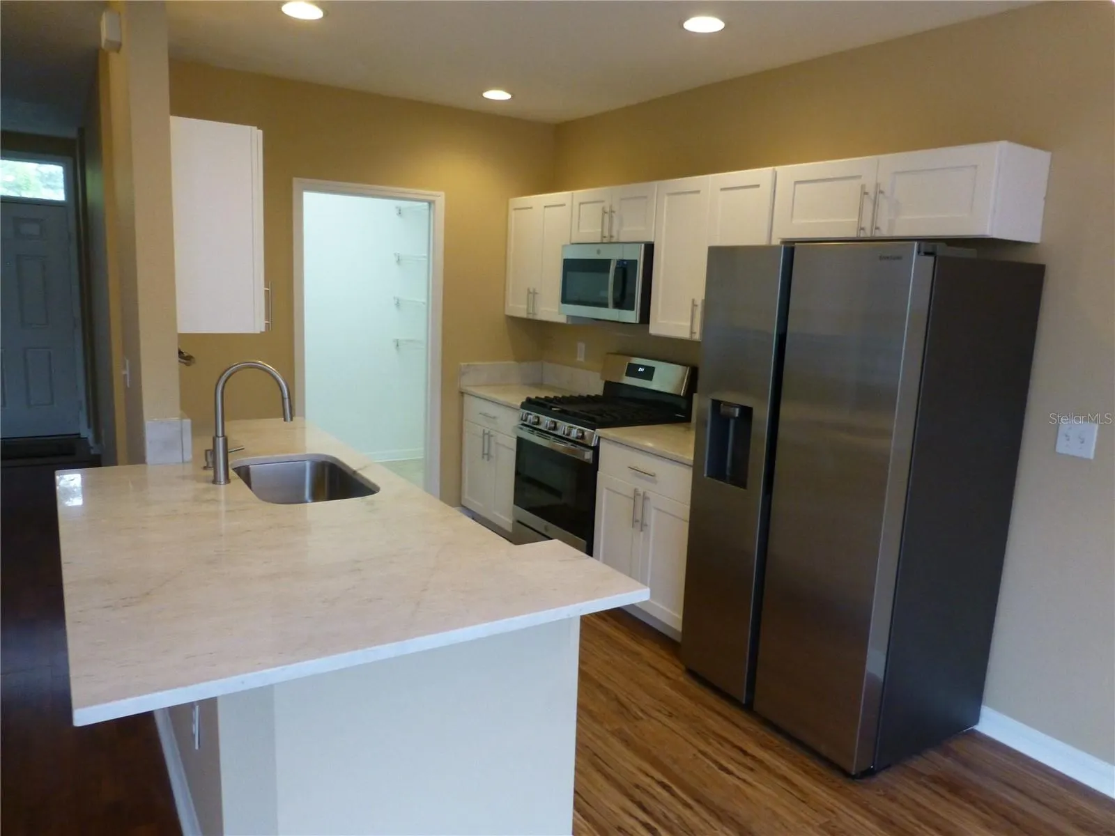 9411 W PARK VILLAGE DR