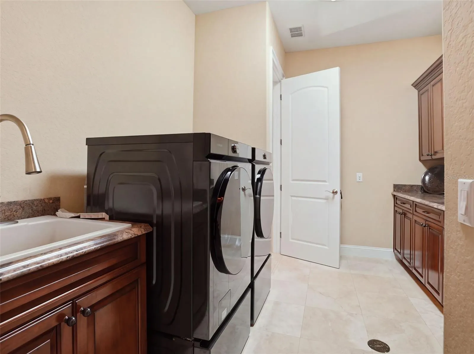 1450 VIRGINIA LEE CIR